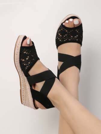 女士时尚镂空草编厚底坡跟凉鞋，休闲度假