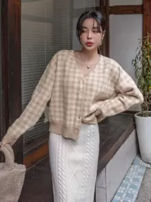 DAZY Áo len cardigan trễ vai họa tiết Gingham - Nhiều màu - Xem 6