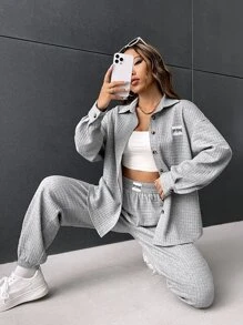 SHEIN EZwear Bộ đồ hai mảnh nữ Nút Đắp vá Lá thư Giải trí - Màu Xám nhạt - Xem 4