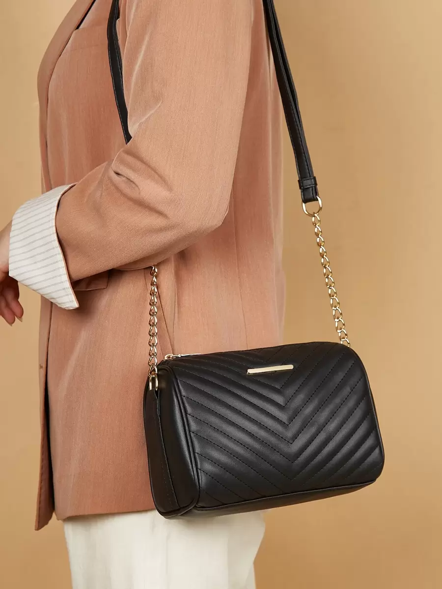 鋸齒紋金屬裝飾水桶包 - 黑色 - 查看 1