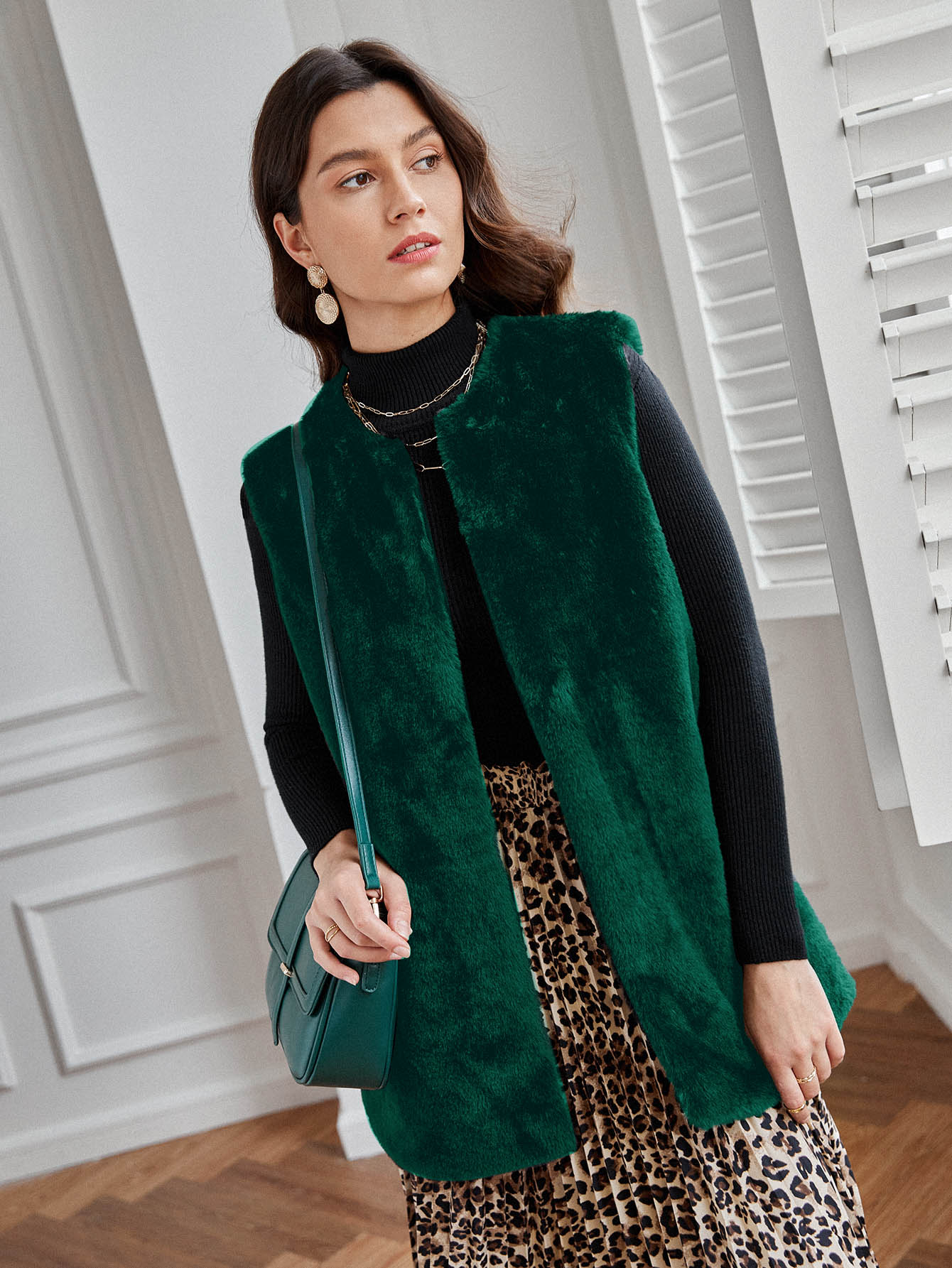 SHEIN Frenchy 開門襟毛茸茸外套馬甲 - 墨綠色 - 查看 1