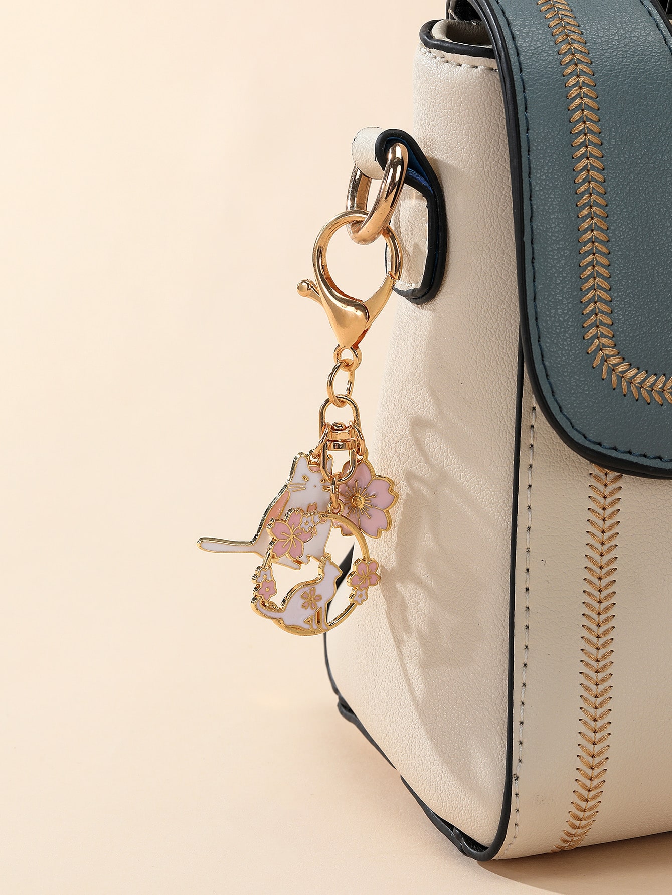 تعليقه سحر الزهور القط ديكور المفتاح قلادة السيارة...