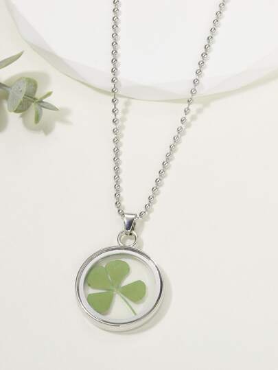 قلادة بتعليقة دائري بتفاصيل زهرة البرسيم