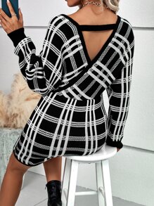 SHEIN LUNE Vestido de punto con patrón de cuadros de cuello cruzado - Negro - Ver 2