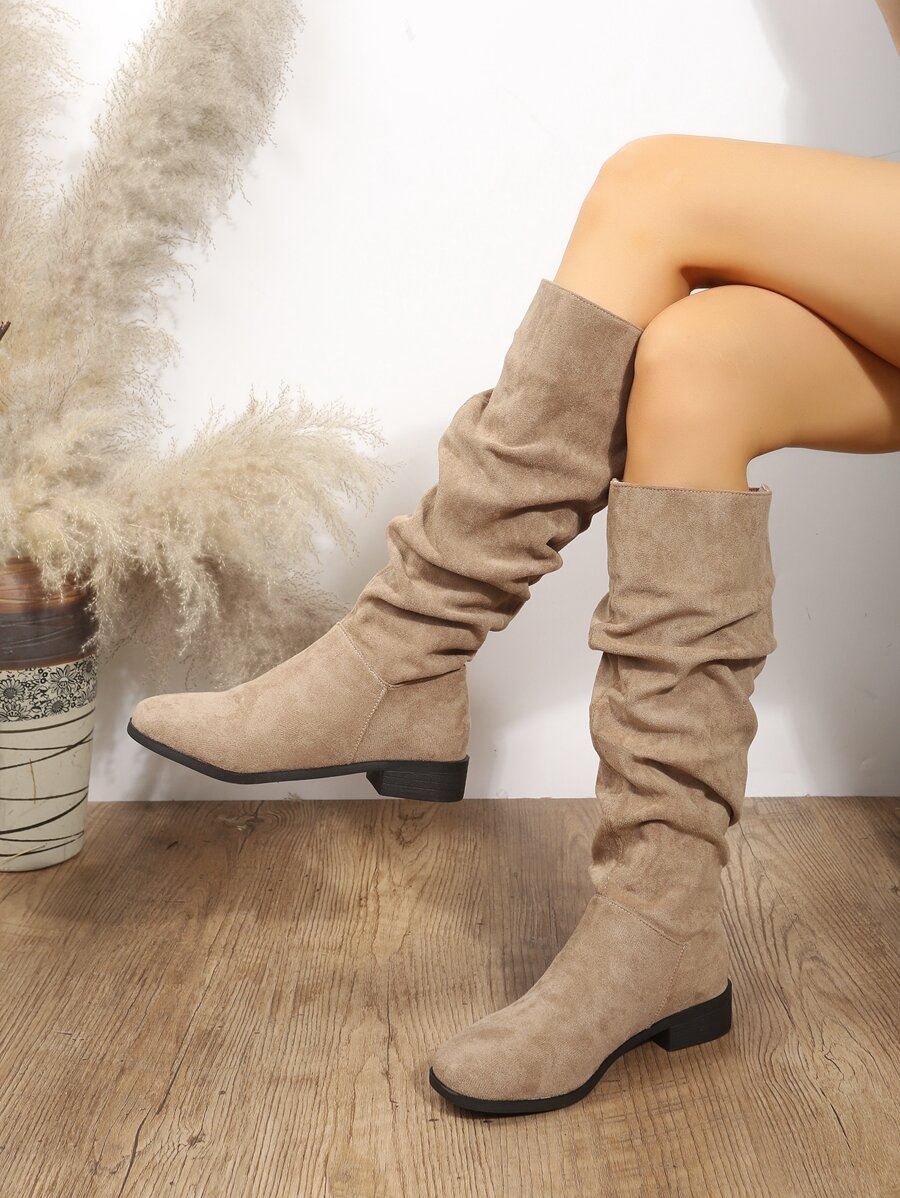 粗跟仿麂皮褶皺靴