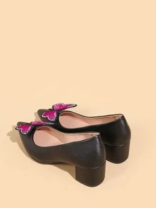 Butterfly Decor Point Toe Chunky Heeled Court Pumps - Black - View 2