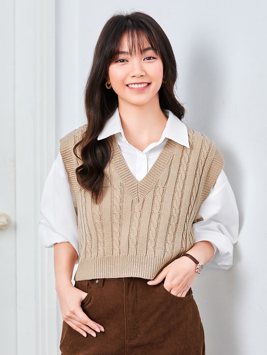 SHEIN LUNE 纜繩針織v領毛衣背心 - 杏色 - 查看 1