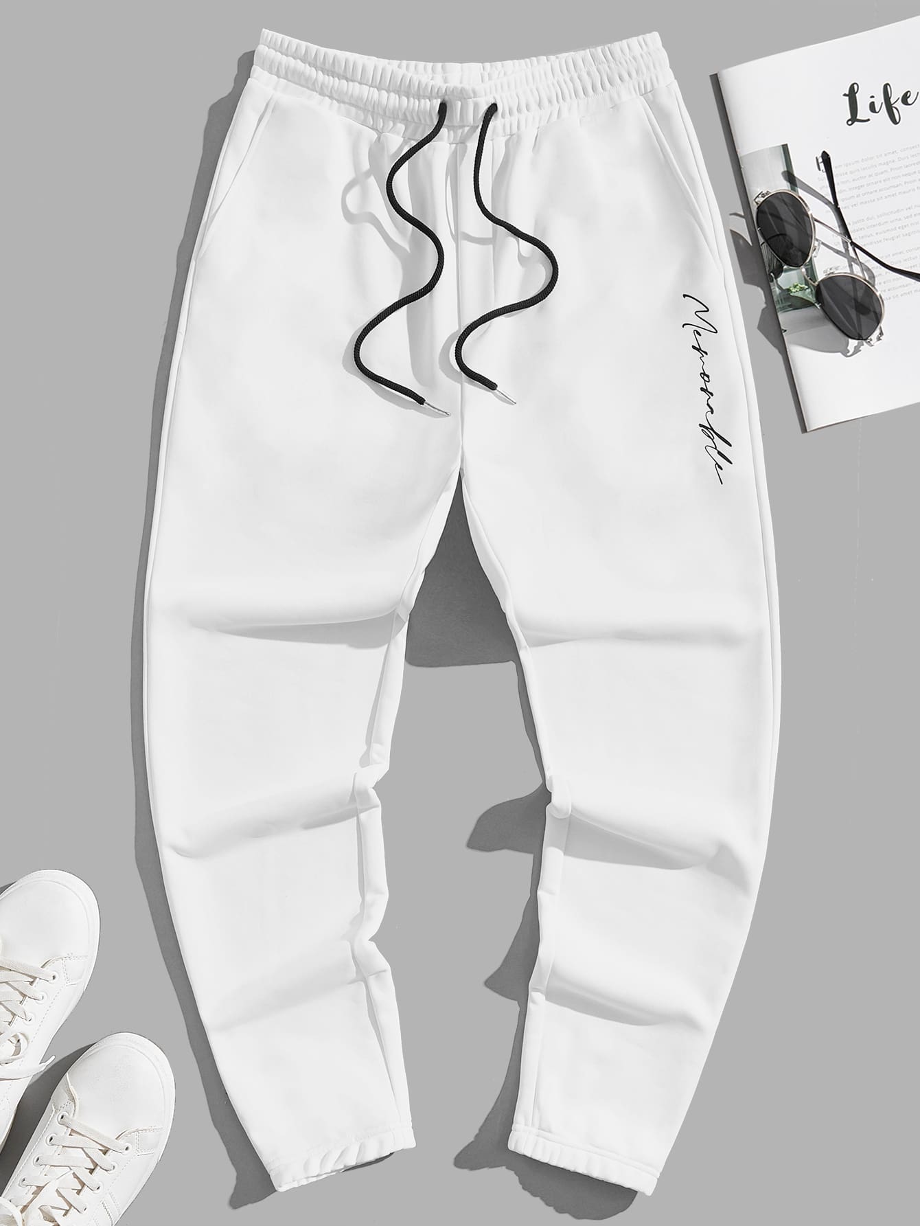 Manfinity RebelGame 男士腰部抽繩字母圖案衛褲 - 白色 - 查看 1