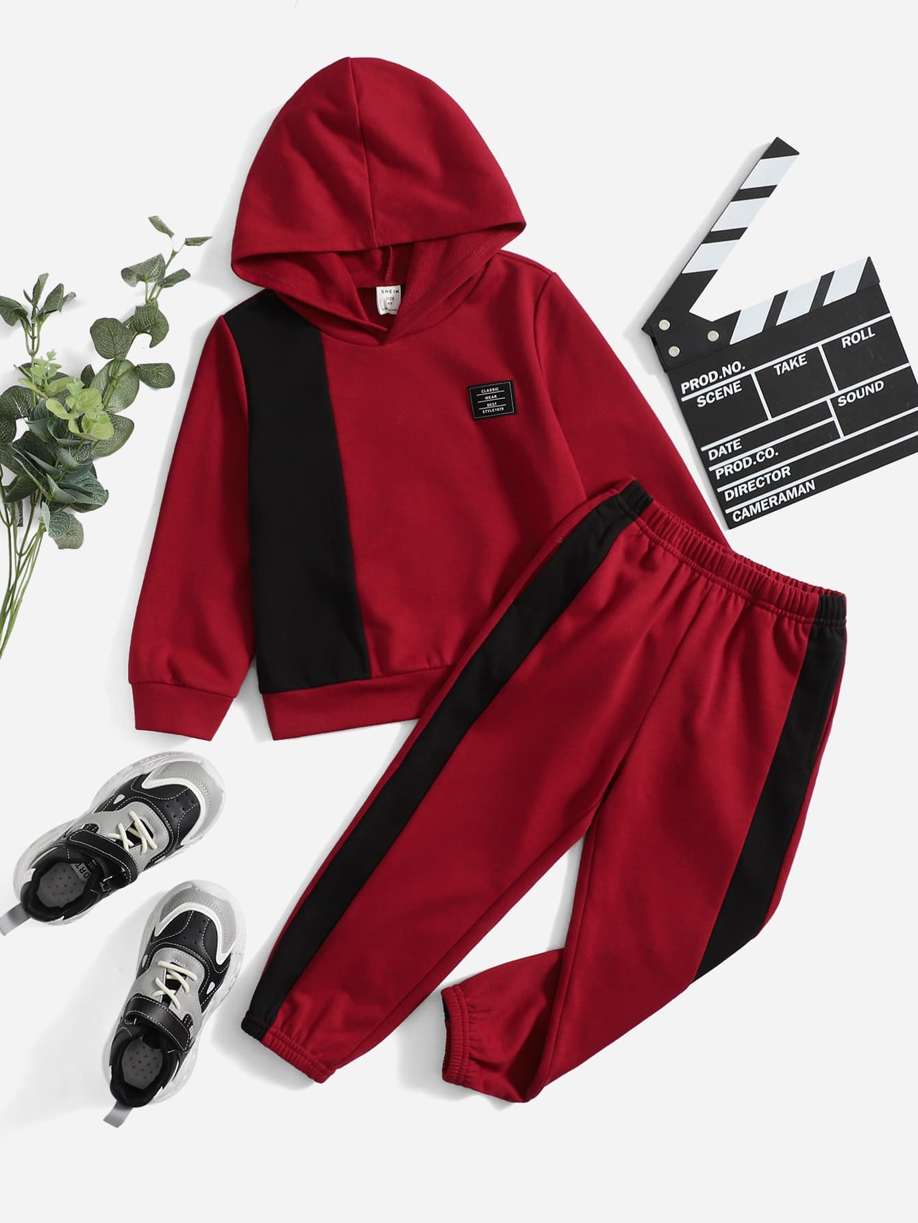 SHEIN 小男童貼布細節撞色連帽衫和運動褲 - 酒紅色 - 查看 1