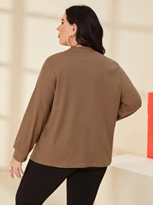 Mulvari 大碼字母補丁細節T恤 - 摩卡棕 - 查看 2