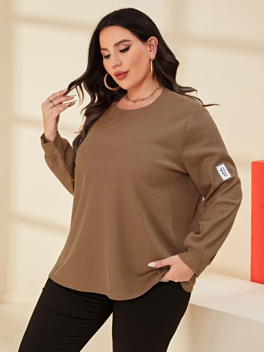 Mulvari 大碼字母補丁細節T恤 - 摩卡棕 - 查看 1