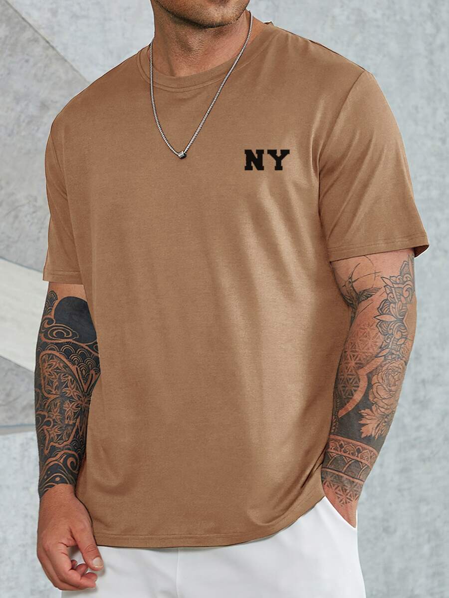 Manfinity Homme Hombres Camiseta con estampado de letra sin collar - Marrón - Ver 1