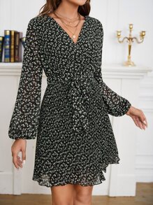 SHEIN Frenchy 碎花燈籠袖腰帶雪紡洋裝