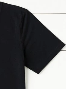 SHEIN LUNE Plus Lip & Skull Print Tee - Black - View 3