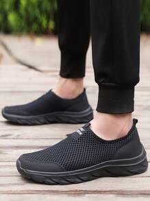 Men Letter Patch Decor Slip-On Running Shoes - Black - View 3