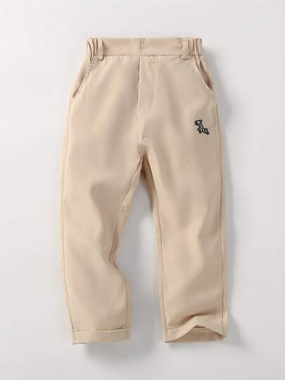 بنطلون مدبب لولد صغير مطرز بحرفية وجيوب مائلة بتصميم فرس