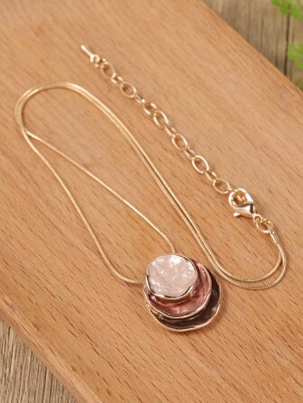 Collar con colgante redondo