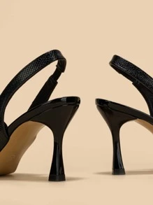 Pumps mit Schlangenleder Prägung, Pyramidenabsatz Fersenriemen