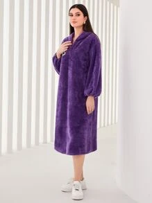 Seusyu 字母貼布落肩袖毛絨帽衫連衣裙 - 紫羅蘭色 - 查看 3