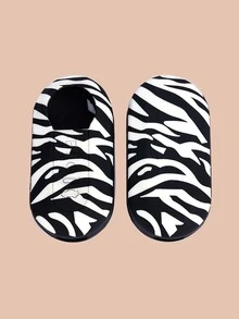 Zebra Striped Car Key Case Compatible With FIAT - Multicolor - View 2