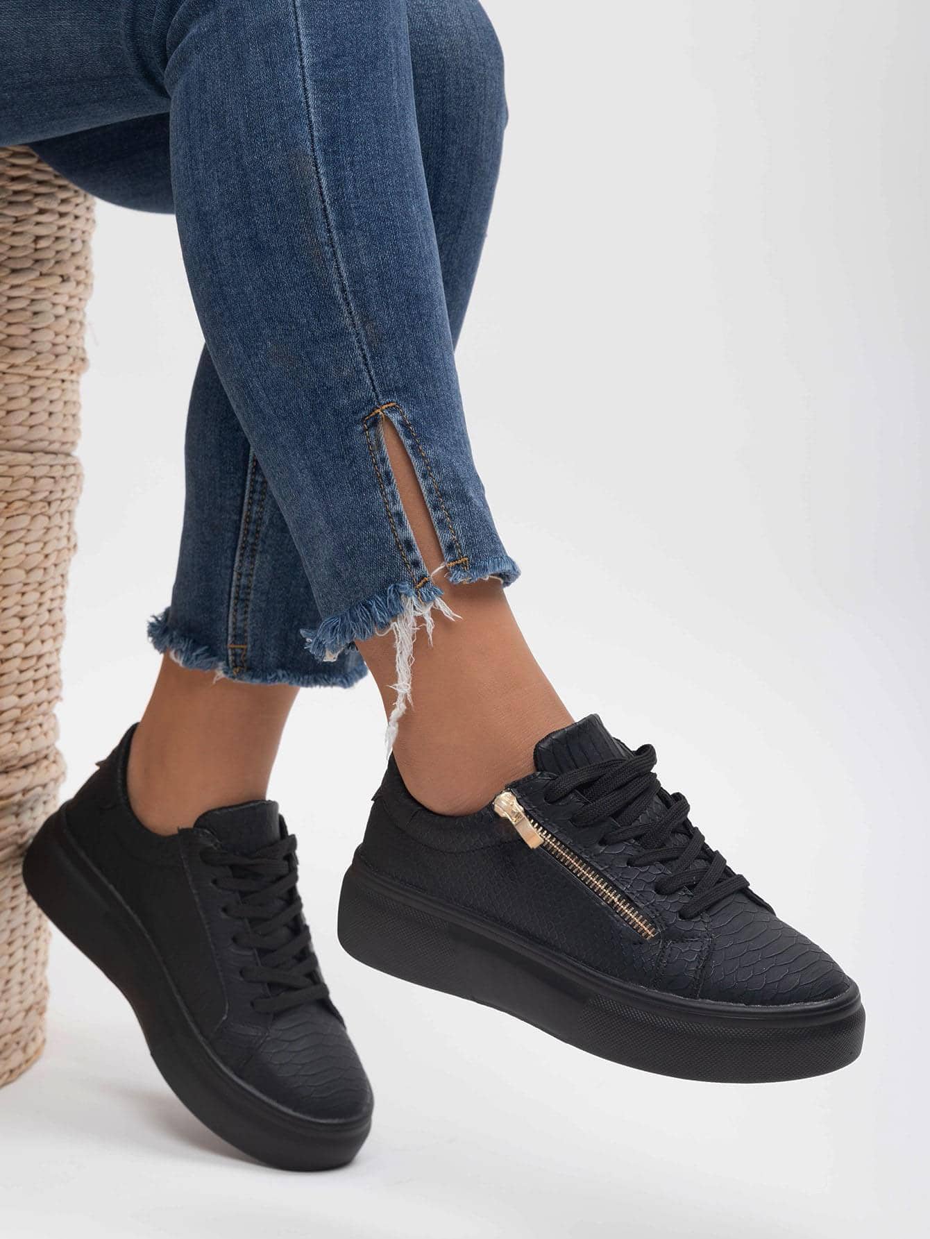 Fish Scale Pattern Zipper Side Lace-up Front Skate Shoes - Black - View 1