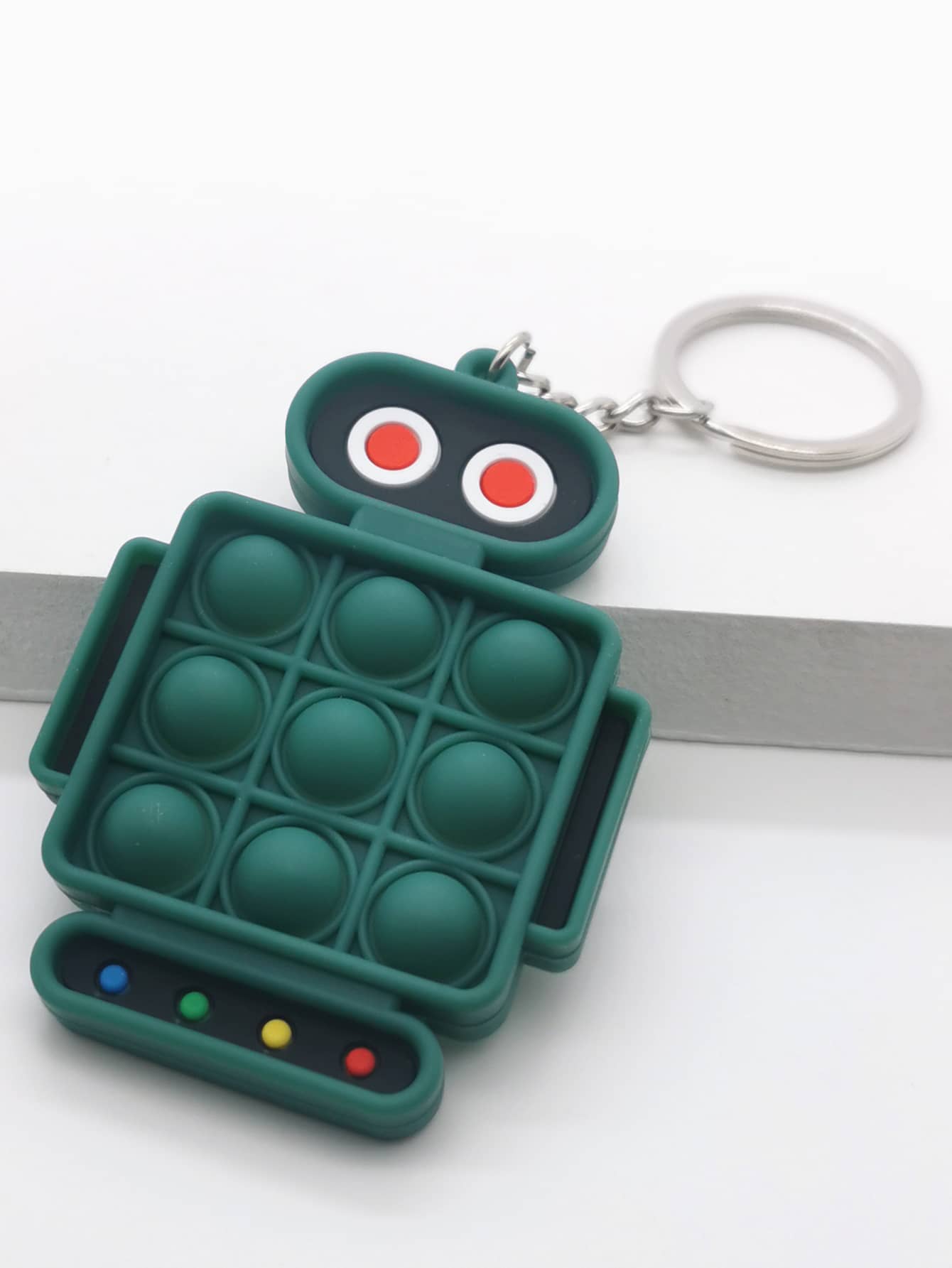 1pc Silicone Robot Shaped Press & Decompression Keychain - Dark Green - View 1