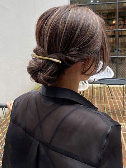 1pc Minimalist Modern Korean Style One-Piece Hair Clip, Suitable For Young Women, Party & Daily Wear (Metal Material May Have Minor Scratches), Hair Accessories, Head Accesssories