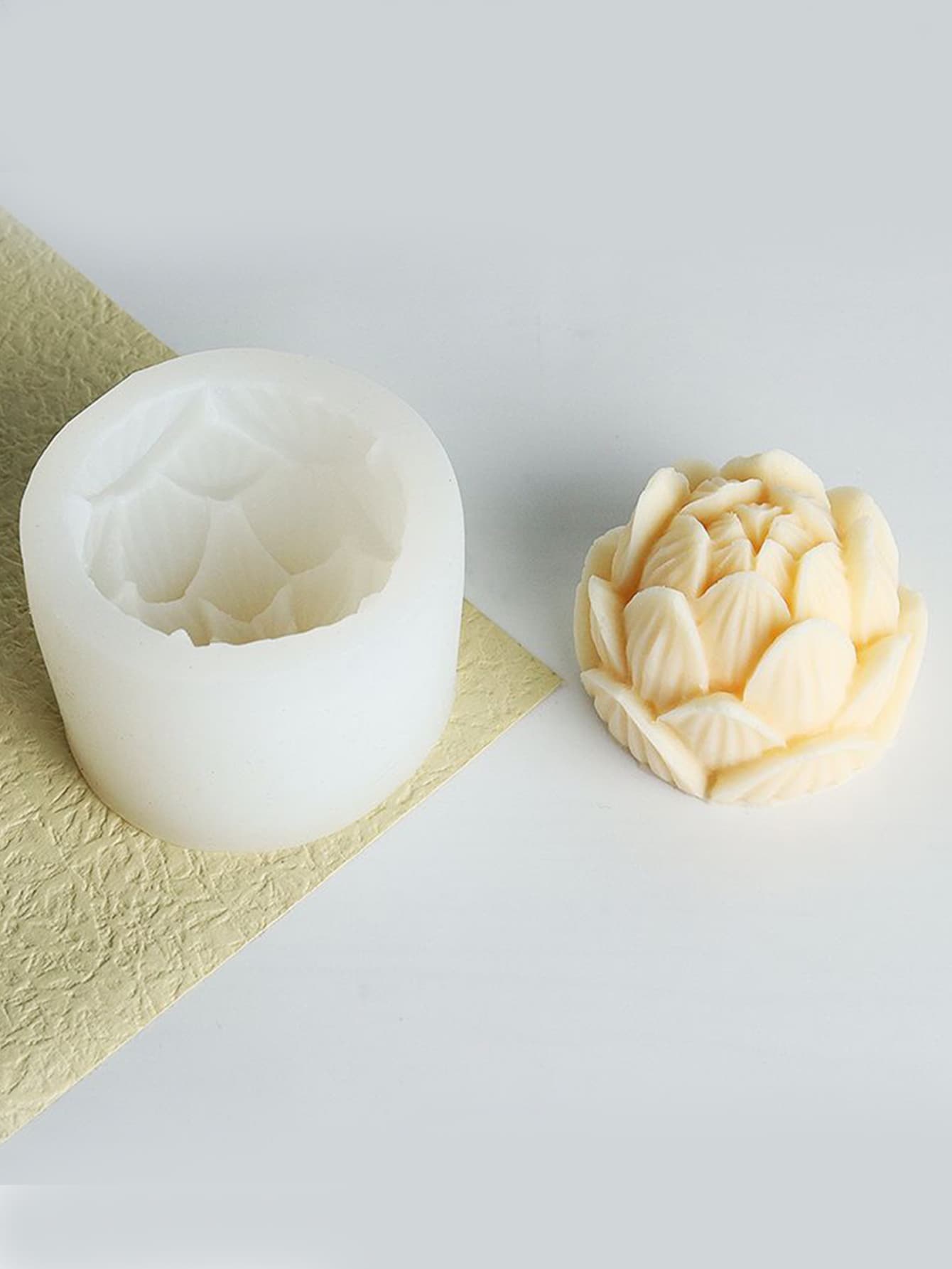 1pc Lotus Shaped DIY Silicone Mold - White - View 3