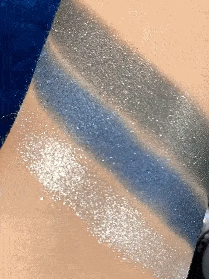 Corpse Bride | SHEGLAM 幽靈閃光凝膠-藍色 哥德眼影 品牌 美容 化妝 化妝品 適合女性與女孩 完美搭配夏季春季 Y2K 時尚 流行 生日 母親節禮物 假期 派對準備就緒 最佳顏色 - Blue-quet - 查看 4