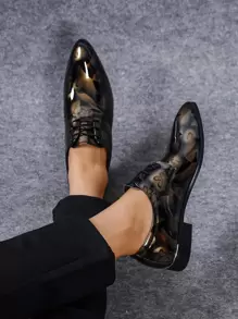 Men Printed Pointed Toe Low-Cut Lace-Up Formal Leather Shoes, British Style, Suitable For Middle-Aged Banquet, Spring And Autumn, PU Leather Hairdresser Shoes.