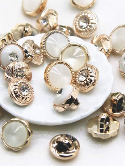 50 piezas botón con diseño de diamante de imitación al azar DIY
