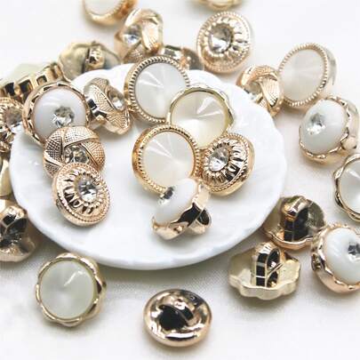 50 piezas botón con diseño de diamante de imitación al azar DIY