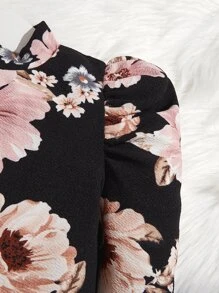 SHEIN 年輕女孩花印膨脹袖高領連衣裙