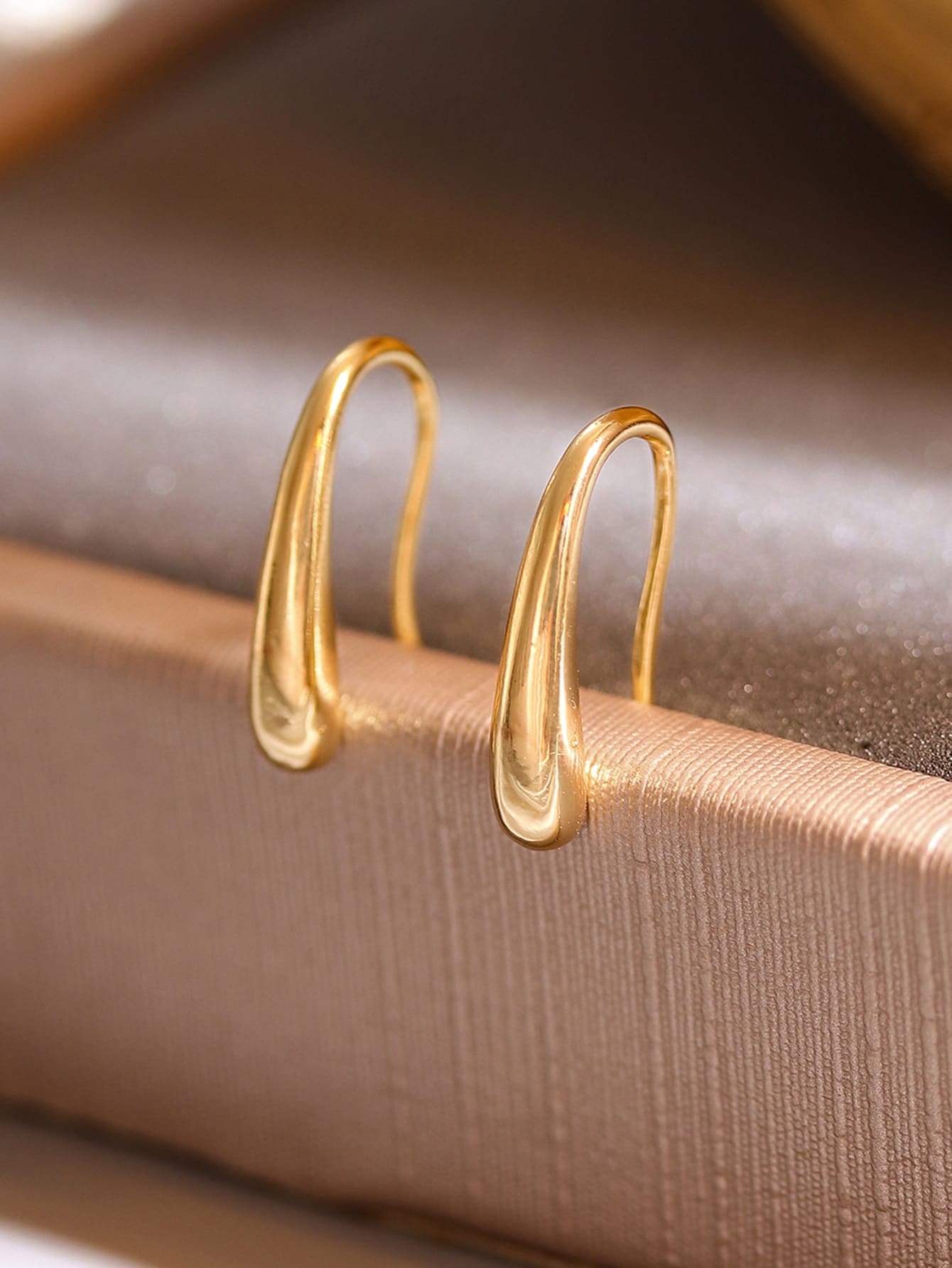 Hoa tai thiết kế hình giọt nước - Vàng - Xem 1