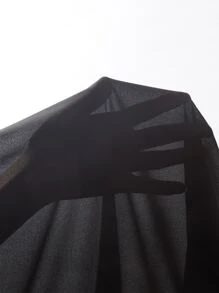 SHEIN Privé 大碼素色褶邊前打結一字肩襯衫 - 黑色 - 查看 6