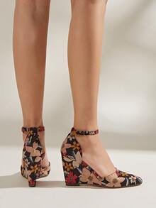 Floral Pattern Ankle Strap Wedge Court Shoes - Multicolor - View 5