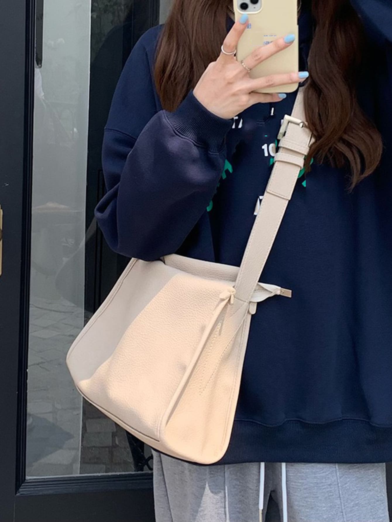 Bolso bandolera de litchi en relieve - Beis - Ver 1