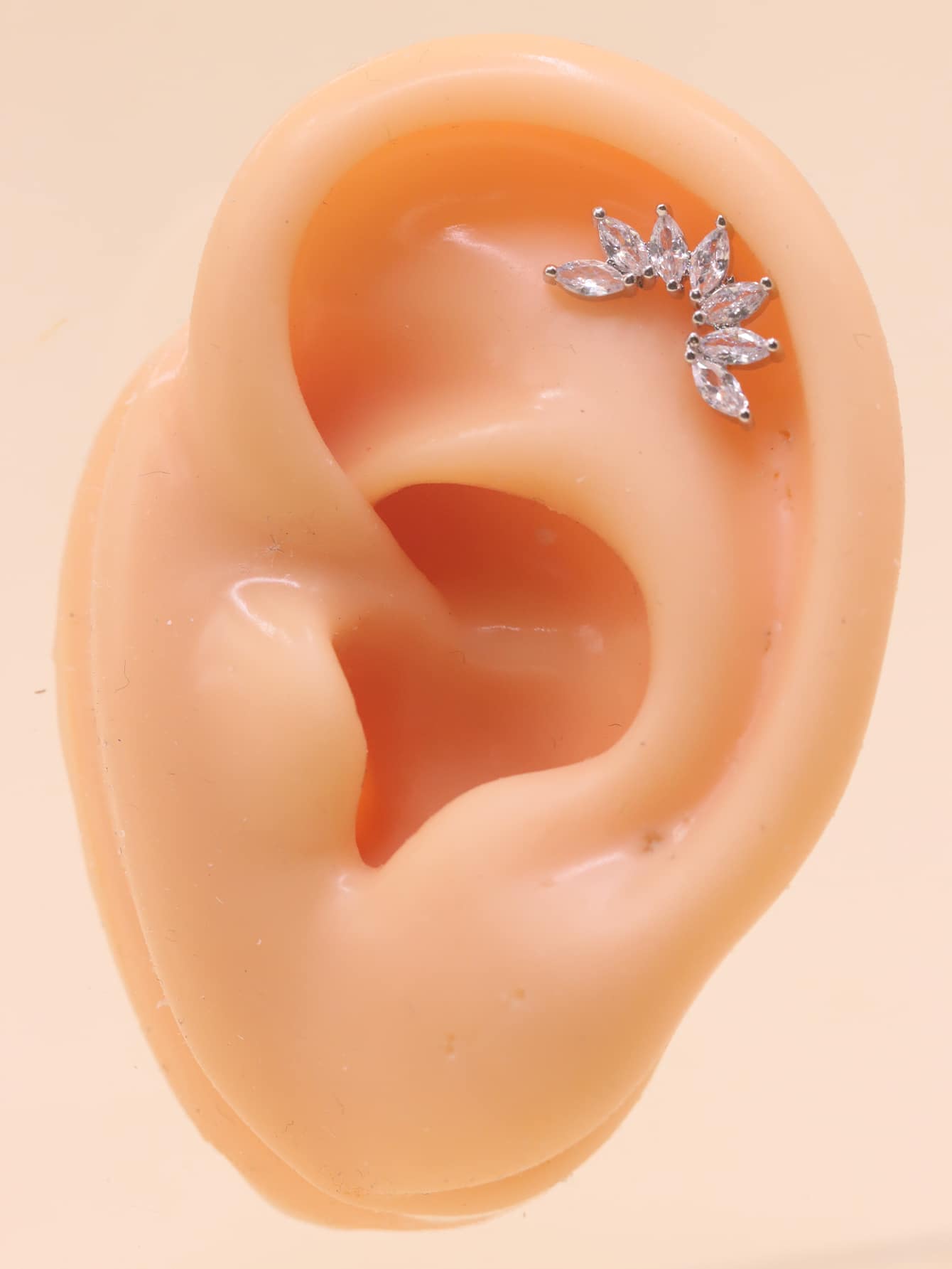 1 bông tai trang trí bằng đá khối Zirconia - Bạc - Xem 1