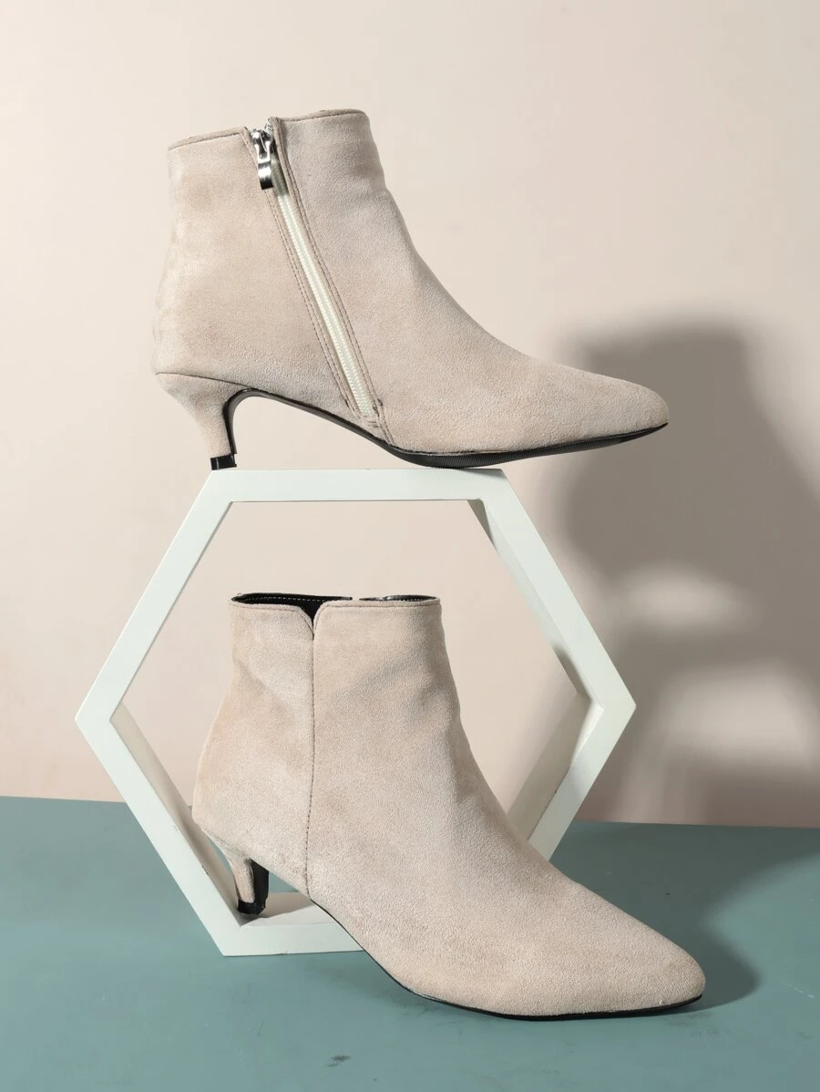 優雅素色淺褐色女士時尚靴子帶拉鍊,尖頭,高跟鞋和仿麂皮材料 - 米色 - 查看 1