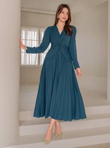 Modelyn Twist Front Pleated Hem Dress - Teal Blue - View 5