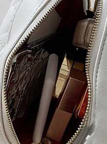 迷你字母圖案縫紉細節心形新奇包。最佳情人節女友、女士禮物。適合購物、日常使用 - 白色 - 查看 8