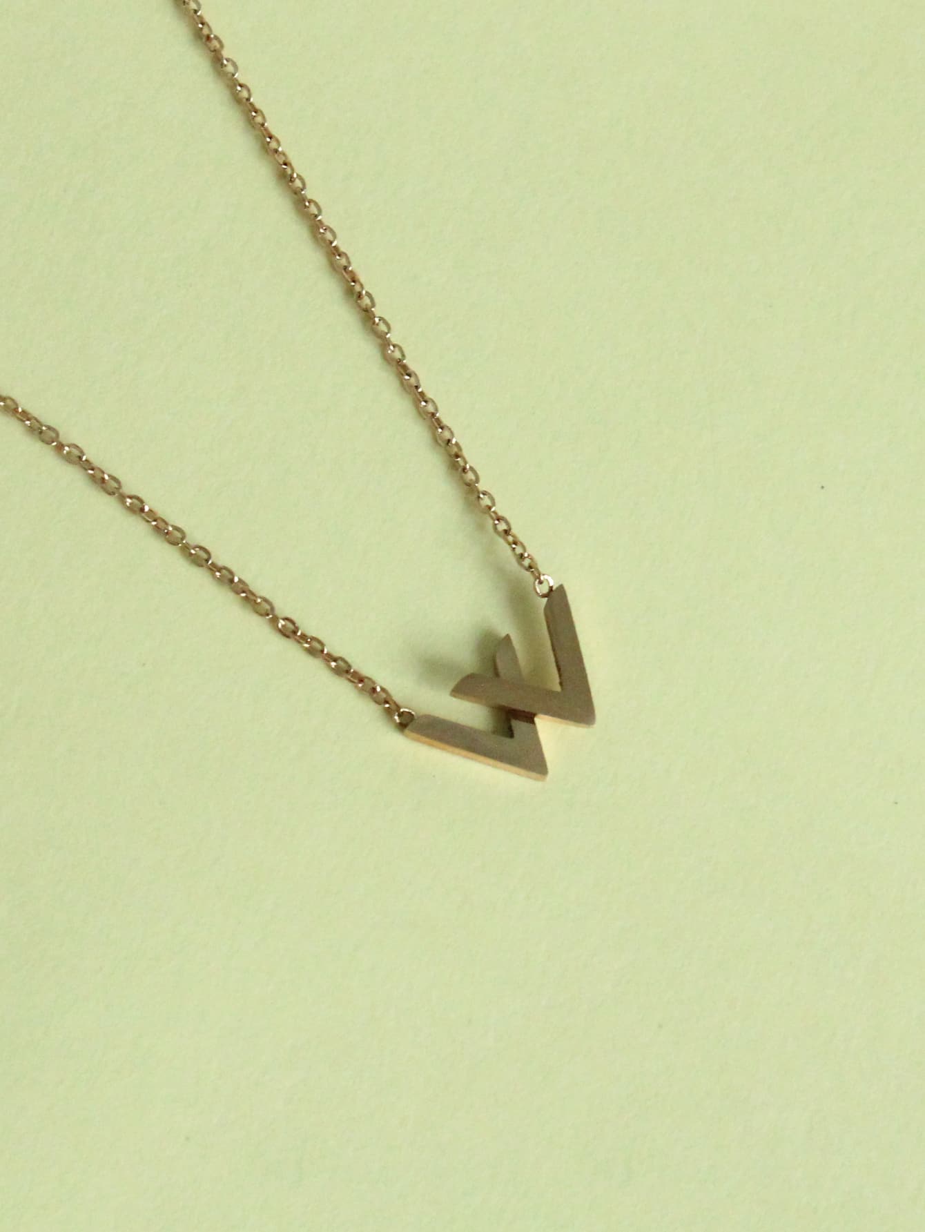 水鑽裝飾字母墜飾項鍊 - 金黃色 - 查看 3