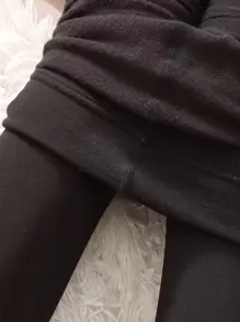 1双纯色加绒内衬抓绒紧身裤，舒适保暖