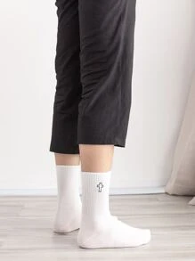 2pairs Men Cross Embroidered Crew Socks - Black and White - View 2