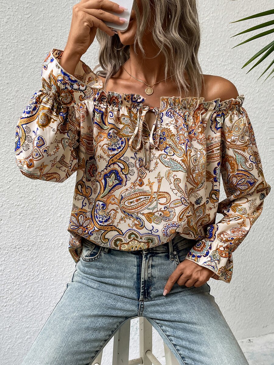 SHEIN LUNE 佩斯利印花一字肩褶邊前打結荷葉袖襯衫 - 彩色 - 查看 1