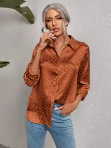 SHEIN Clasi 豹纹提花缎面衬衫、长袖上衣 - 亮橙色 - 查看 1
