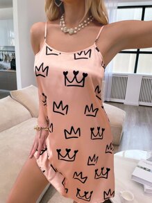 皇冠和心形印花緞面吊帶睡裙