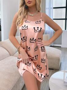 皇冠和心形印花緞面吊帶睡裙