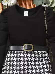 SHEIN 年轻女孩黑色罗纹针织长袖拼布千鸟格印花连衣裙，优雅复古可爱风格，全年流行 - 黑與白 - 查看 4