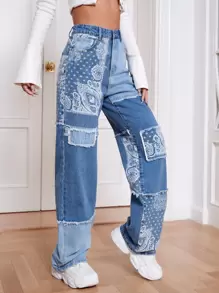 SHEIN EZwear Jeans tipo boyfriend con estampado de paisley con estampado de retazo